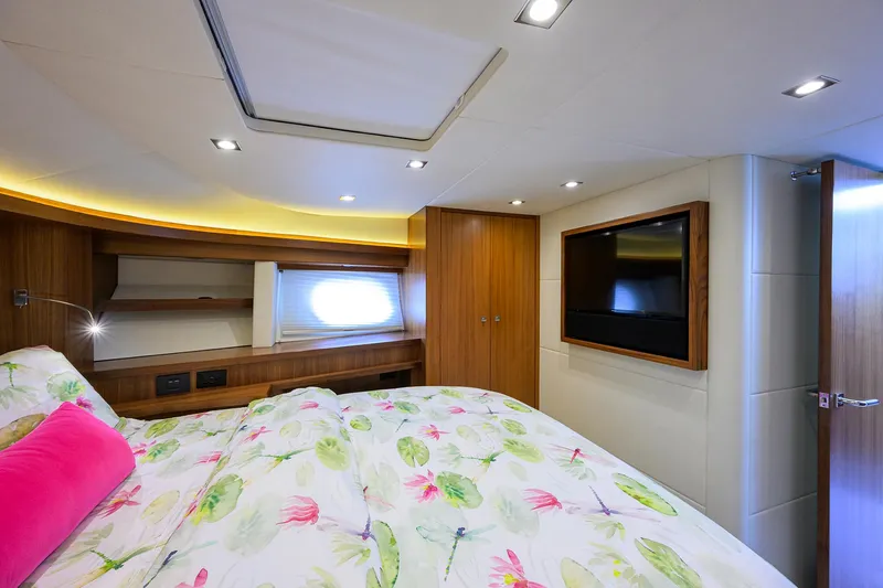 Indigo Yacht Photos Pics 