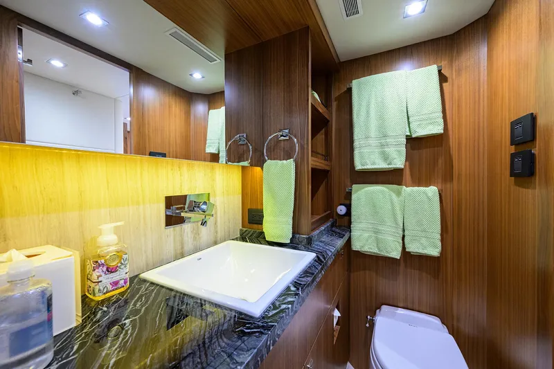 Indigo Yacht Photos Pics 