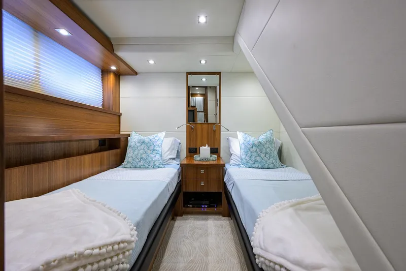 Indigo Yacht Photos Pics 