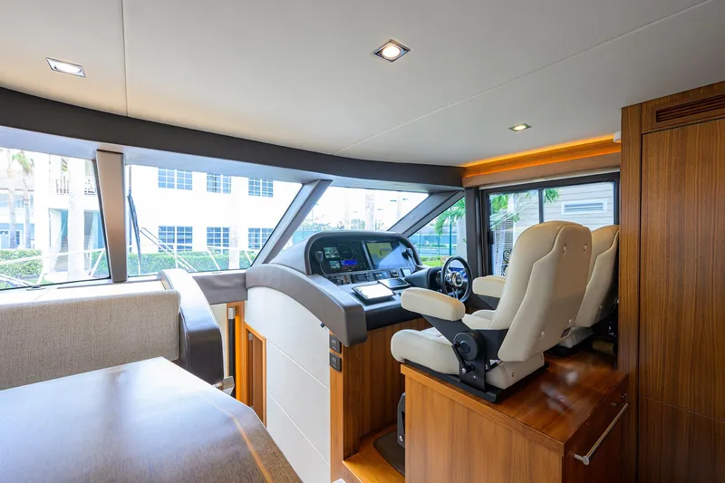 Indigo Yacht Photos Pics 