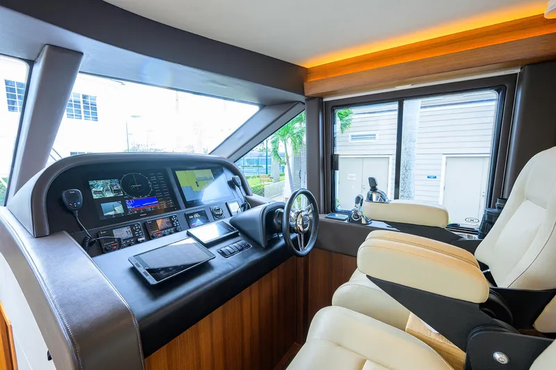 Indigo Yacht Photos Pics 