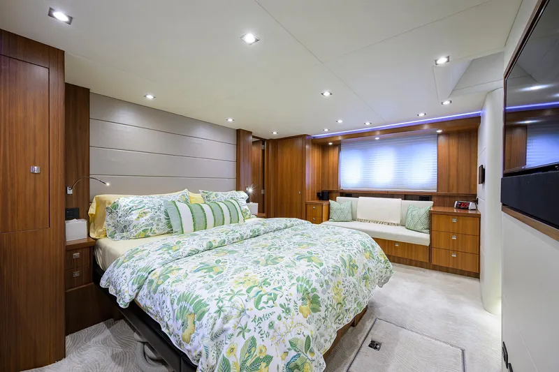 Indigo Yacht Photos Pics 