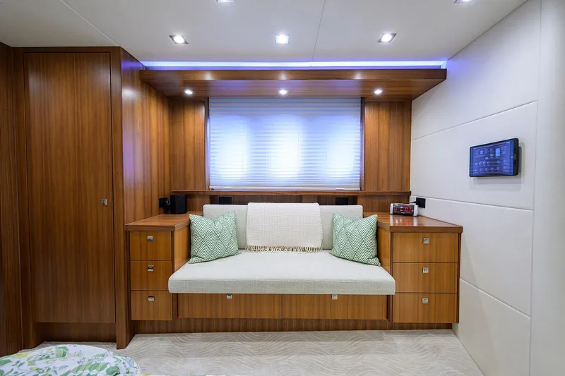 Indigo Yacht Photos Pics 