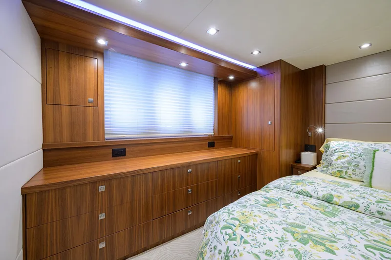 Indigo Yacht Photos Pics 