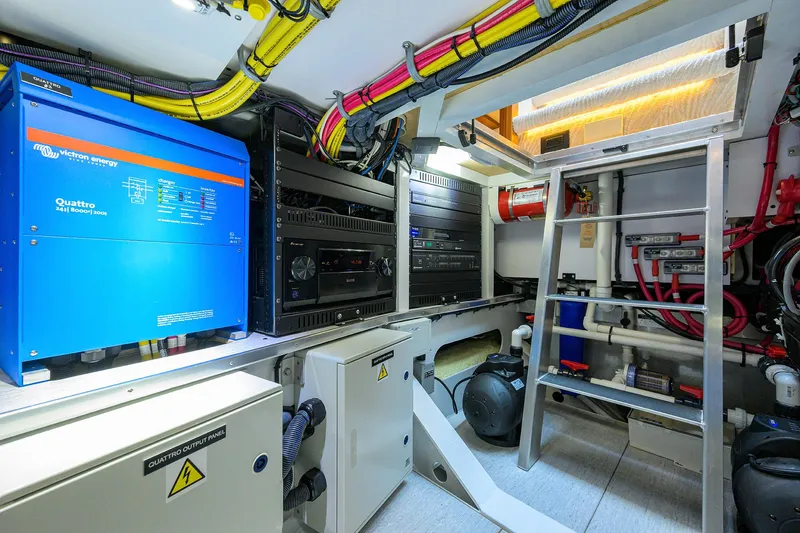 Indigo Yacht Photos Pics 