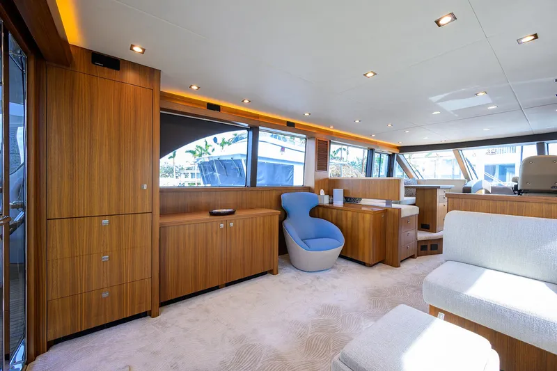 Indigo Yacht Photos Pics 