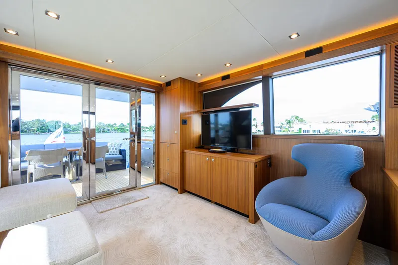 Indigo Yacht Photos Pics 