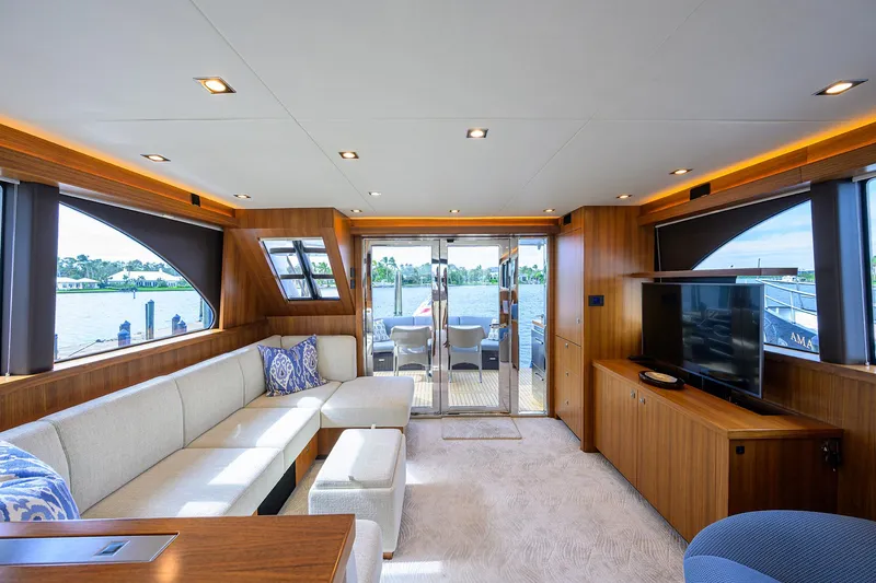 Indigo Yacht Photos Pics 