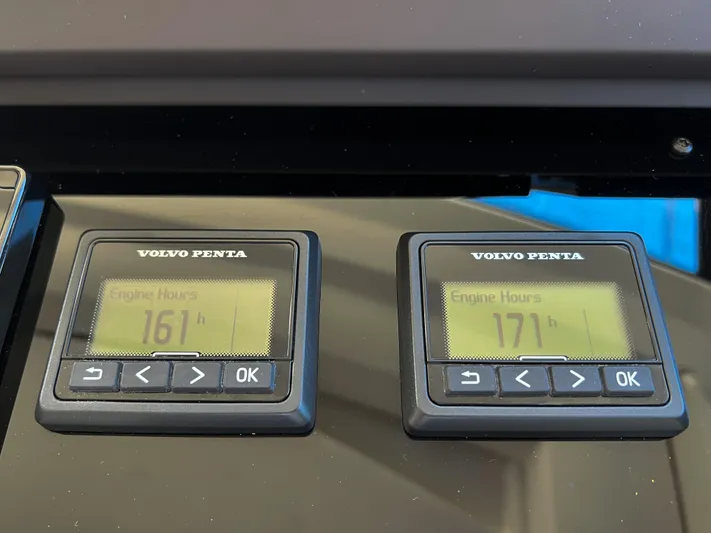  Yacht Photos Pics Volvo Penta engine hour meters displaying 161 and 171 hours on Prestige 520S, 2020 model.