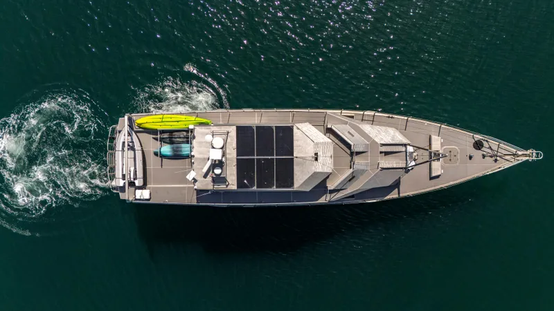 Deo Juvante Yacht Photos Pics 