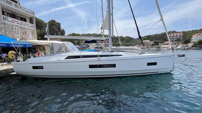 2022 Beneteau Oceanis 40.1