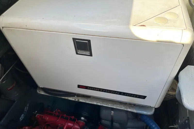 Turquoise Turtle Yacht Photos Pics Northern Lights generator in 2001 Voyage 500 yacht engine room.