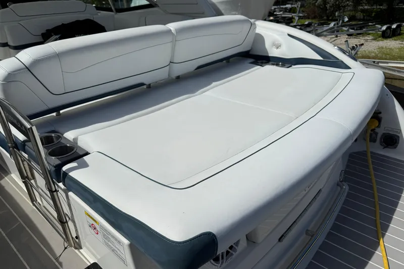  Yacht Photos Pics 2021 Formula 350 Crossover Bowrider OB, featuring spacious white seating area.