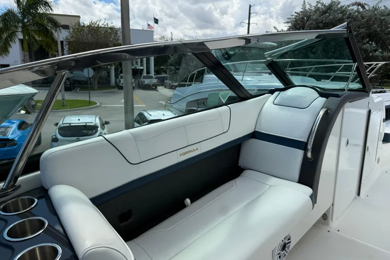  Yacht Photos Pics 2021 Formula 350 Crossover Bowrider OB with sleek seating and modern design.