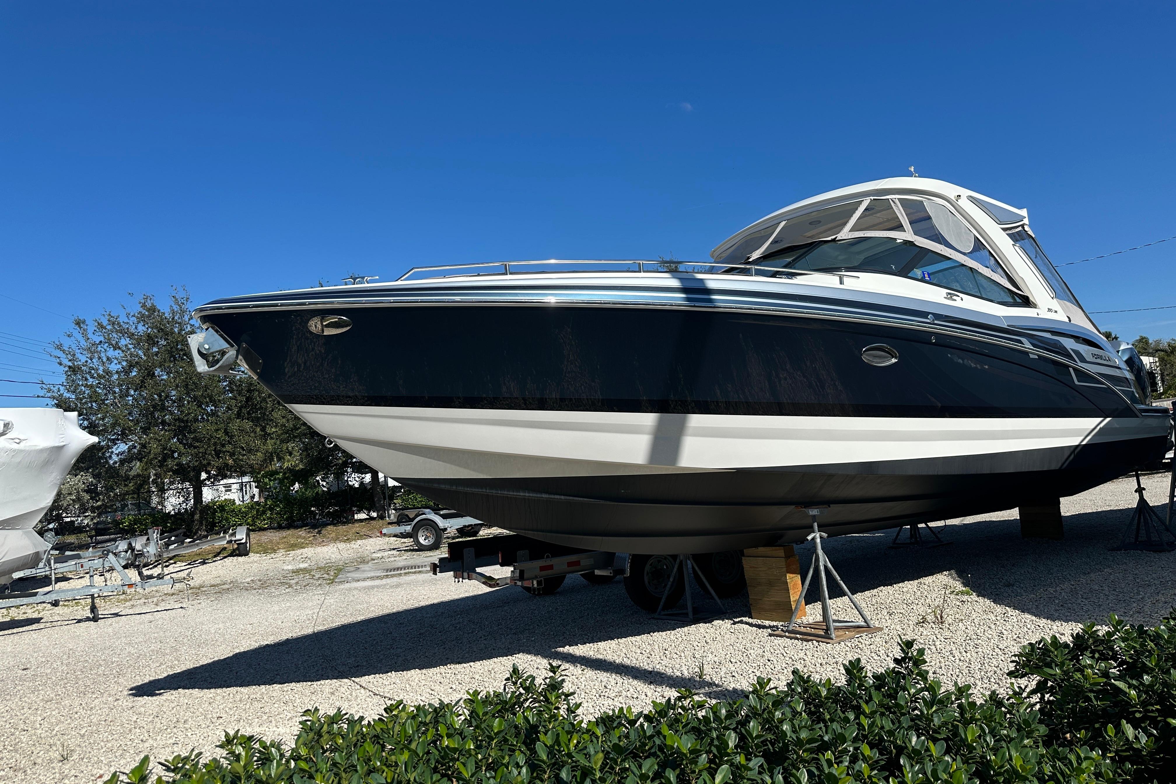 Formula 350 Crossover Bowrider OB