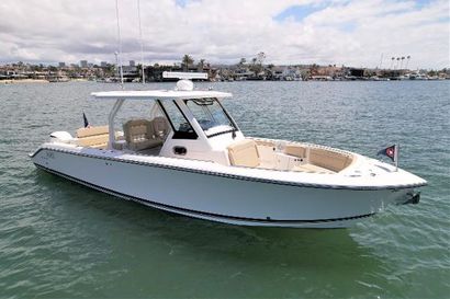 2017 32' Pursuit-S 328 Newport Beach, CA, US