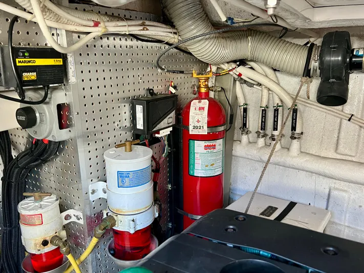  Yacht Photos Pics Engine room of 2008 Island Pilot 435 with fire extinguisher and filtration system.
