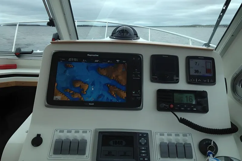 Grand Cove Yacht Photos Pics 