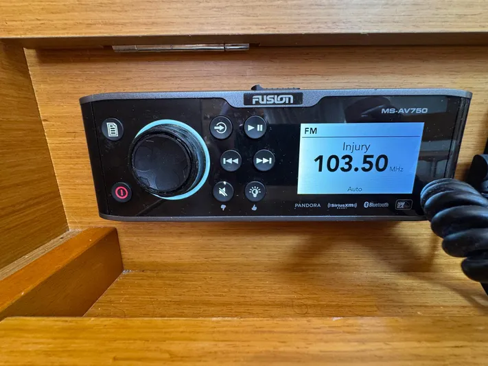Layover Yacht Photos Pics Fusion MS-AV750 stereo system on 2018 Jeanneau Sun Odyssey 389 yacht.