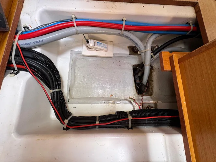 Layover Yacht Photos Pics 