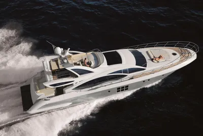 Azimut 72S