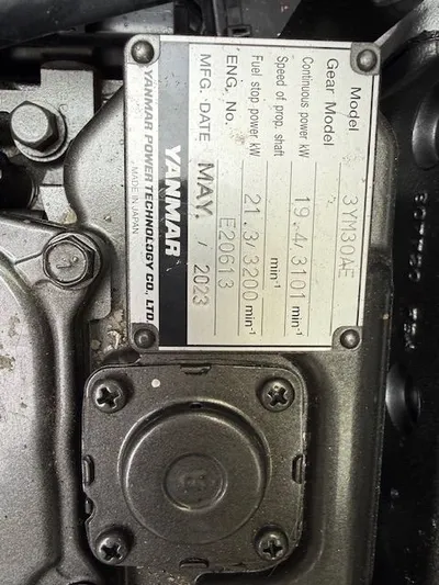 Bgl Yacht Photos Pics Stbd engine plate IMG_1715.jpeg