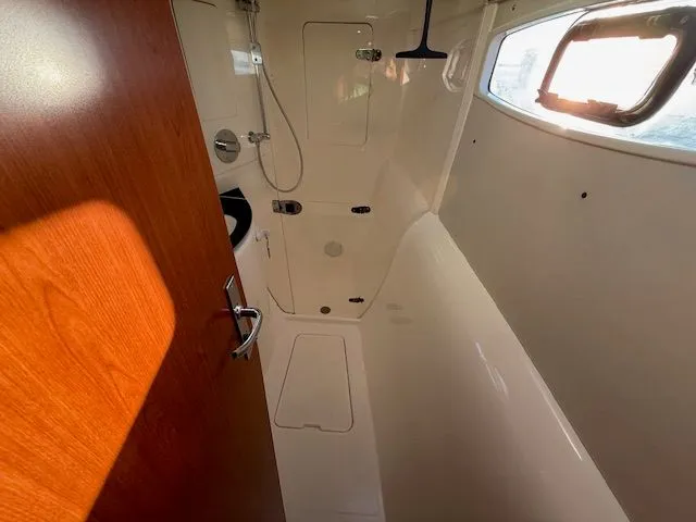 Bgl Yacht Photos Pics Master head/shower IMG_1808.jpeg