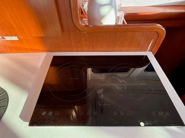 Bgl Yacht Photos Pics Eledctric two burner cook top IMG_1822.jpeg