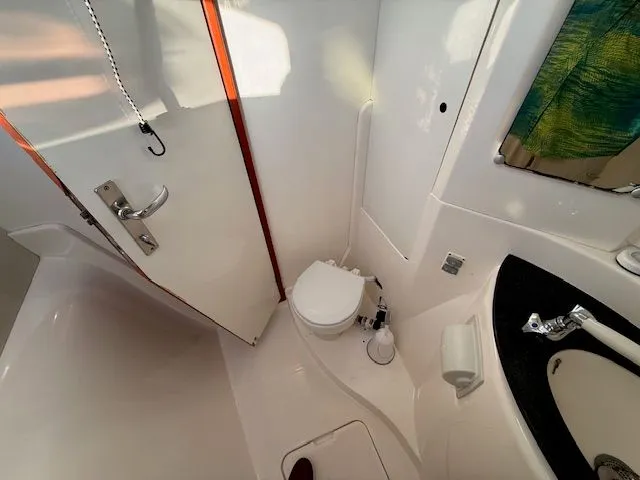 Bgl Yacht Photos Pics Master electric toilet IMG_1810.jpeg