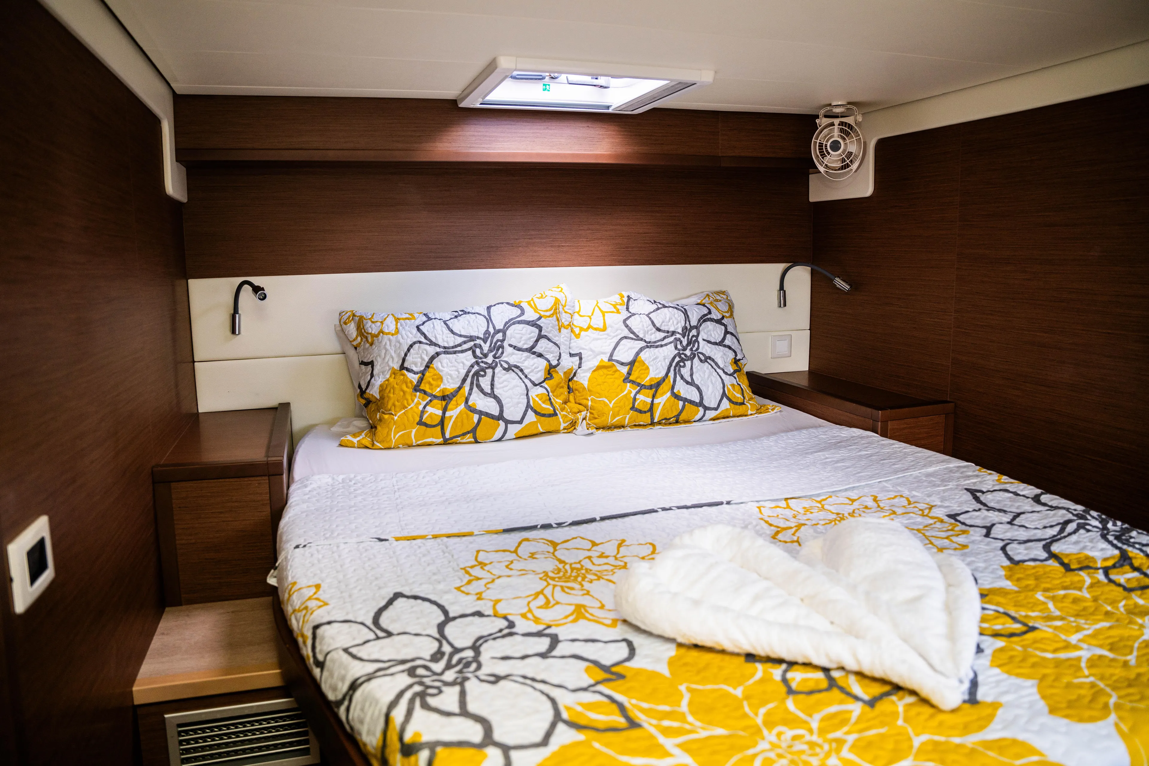 Blue Octane Yacht Photos Pics 