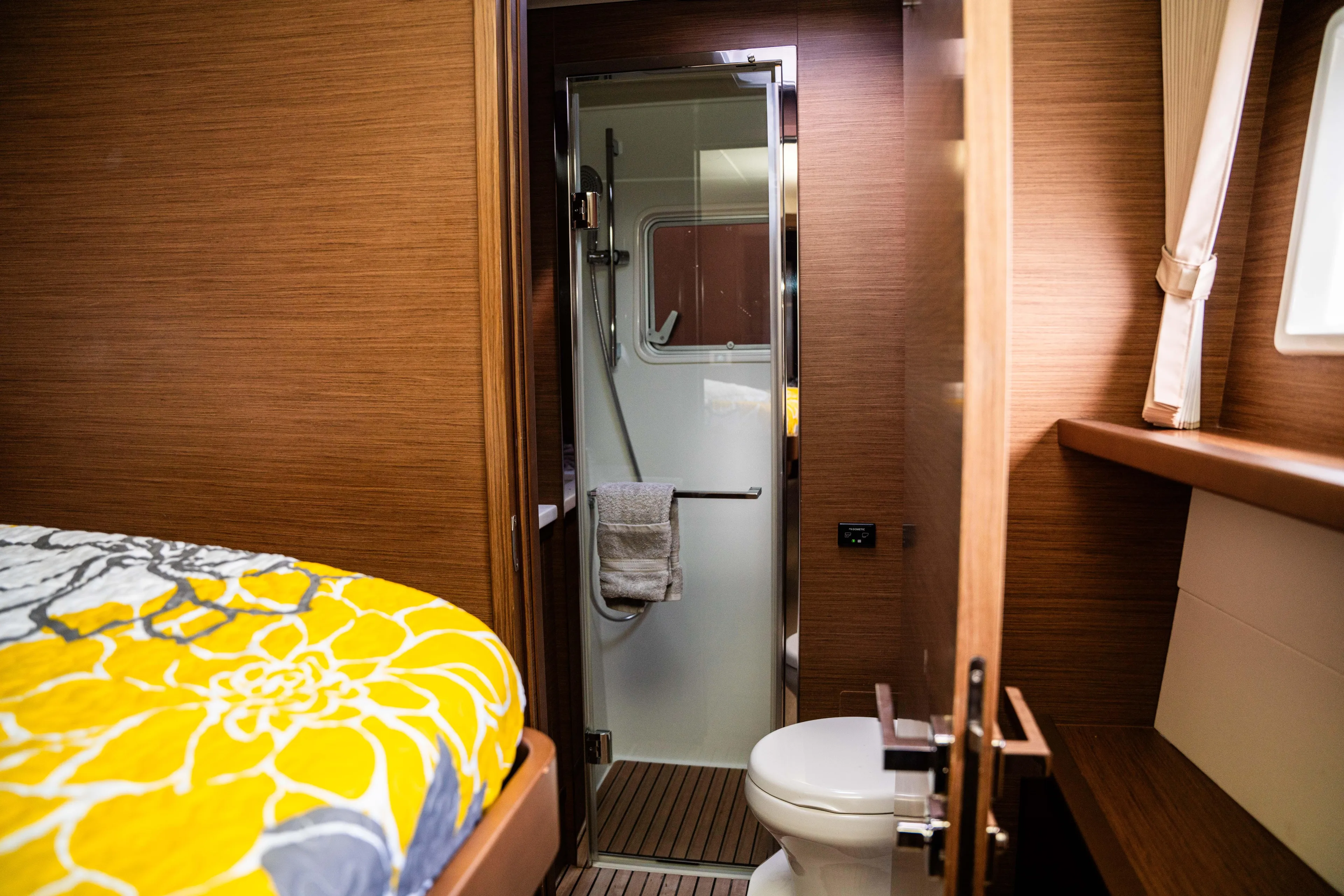 Blue Octane Yacht Photos Pics 