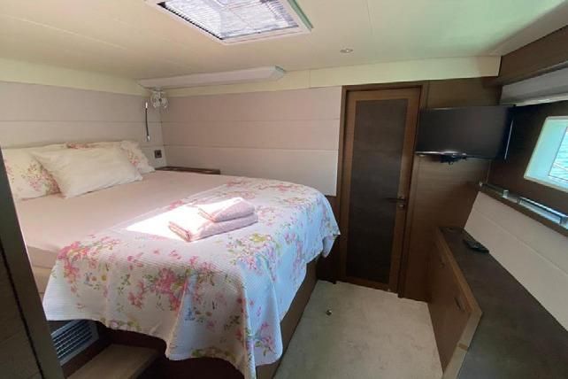 2019 Lagoon 64 