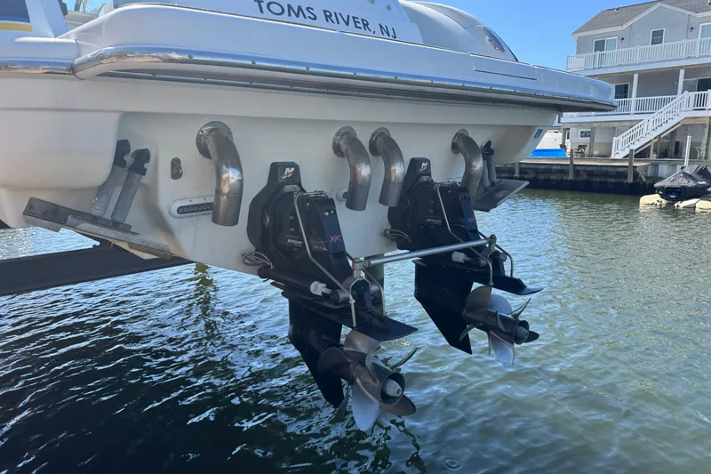  Yacht Photos Pics 2006 Formula 400 Super Sport boat with dual outboard engines in Toms River, NJ.