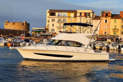 2019 Riviera 39 SPORTS MOTOR YACHT FLYBRIDGE