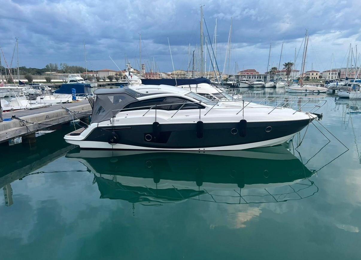 2010 Sessa Marine C38