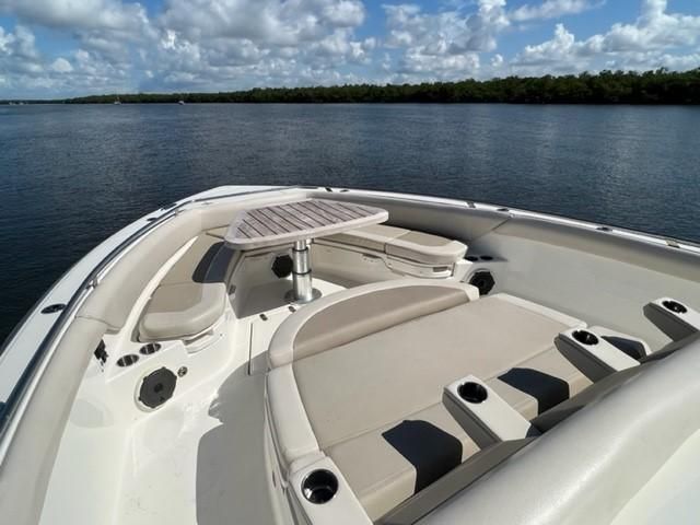 2019 Boston Whaler 420 Outrage