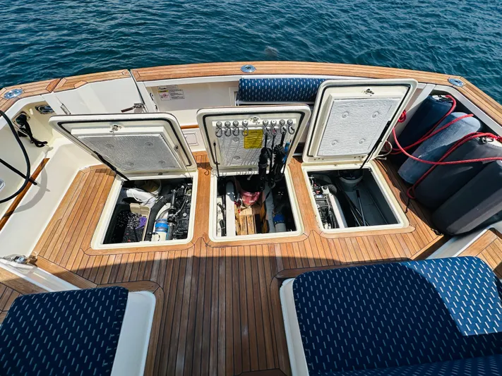 Slipped Away Yacht Photos Pics 