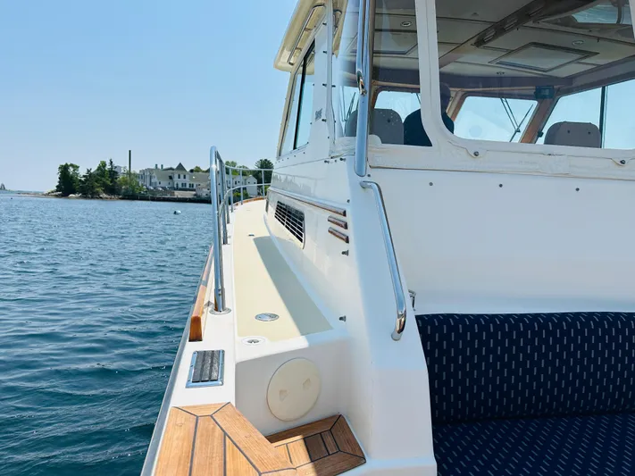 Slipped Away Yacht Photos Pics 