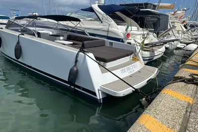 2009 VanDutch 40
