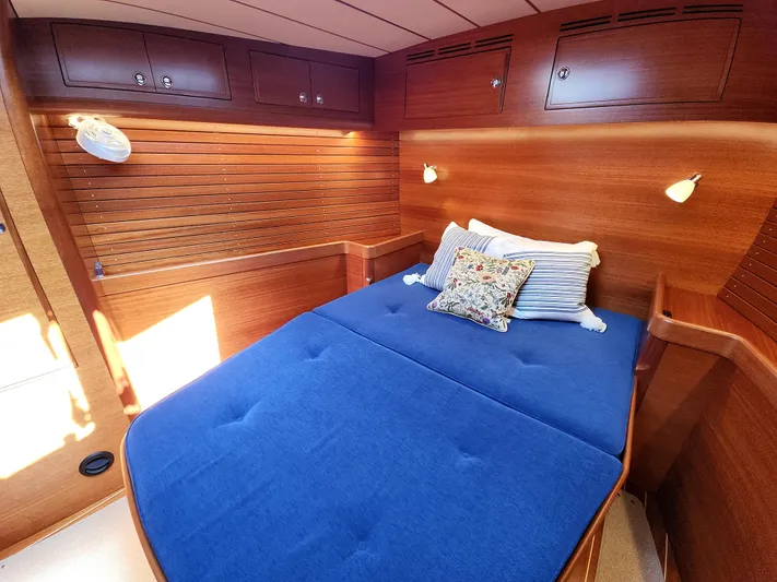 Pinnacle Yacht Photos Pics 