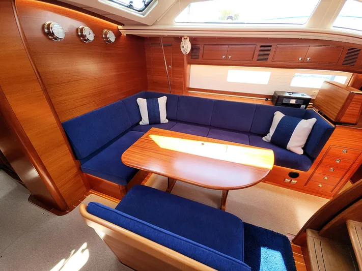 Pinnacle Yacht Photos Pics 