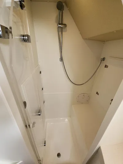 Pinnacle Yacht Photos Pics 