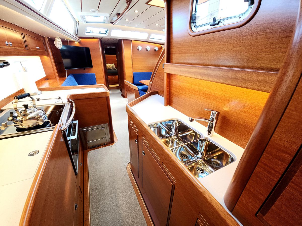2023 Hallberg-Rassy 57 