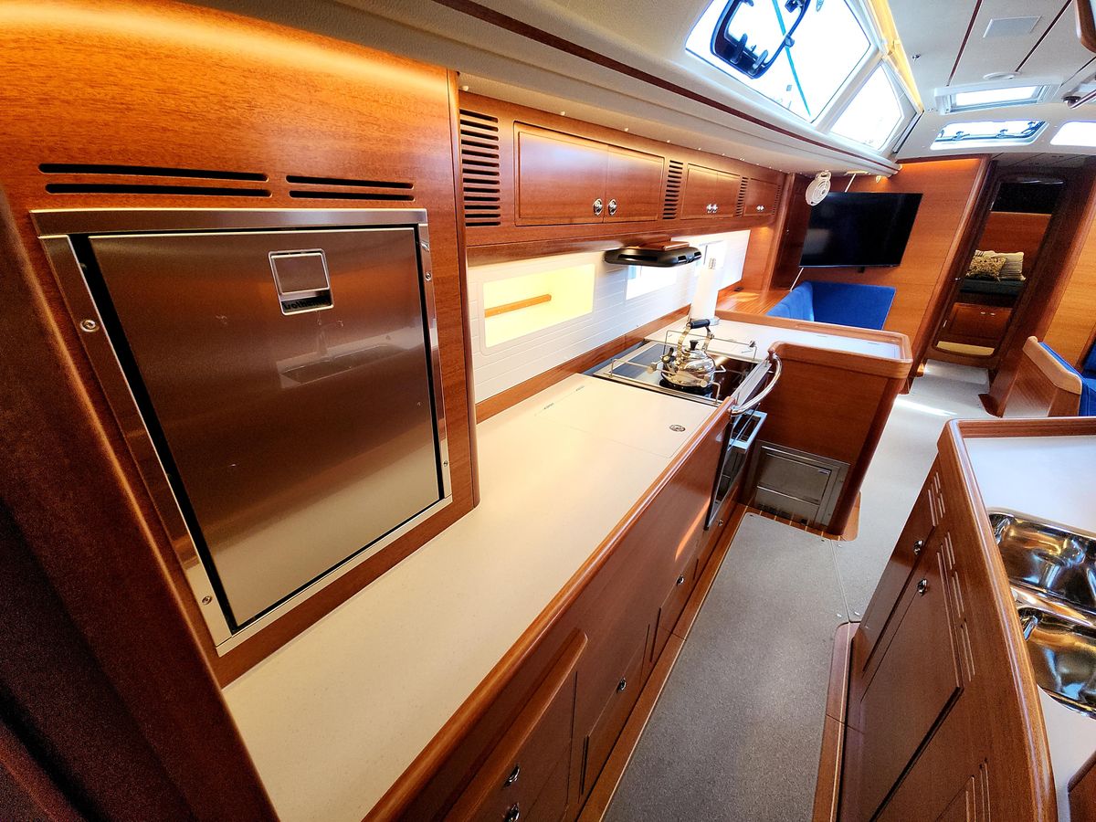 2023 Hallberg-Rassy 57 