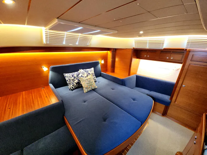 Pinnacle Yacht Photos Pics 