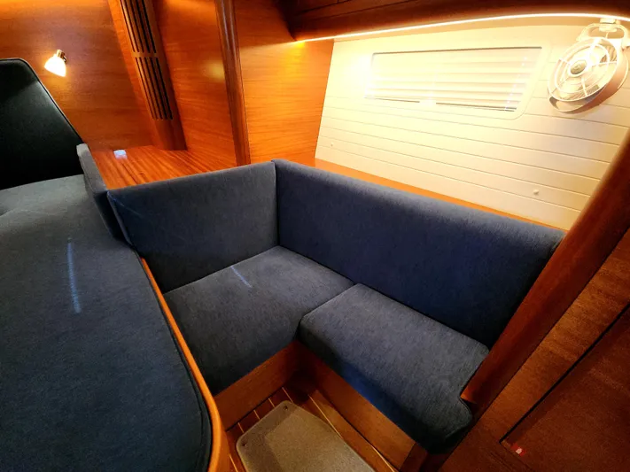 Pinnacle Yacht Photos Pics 