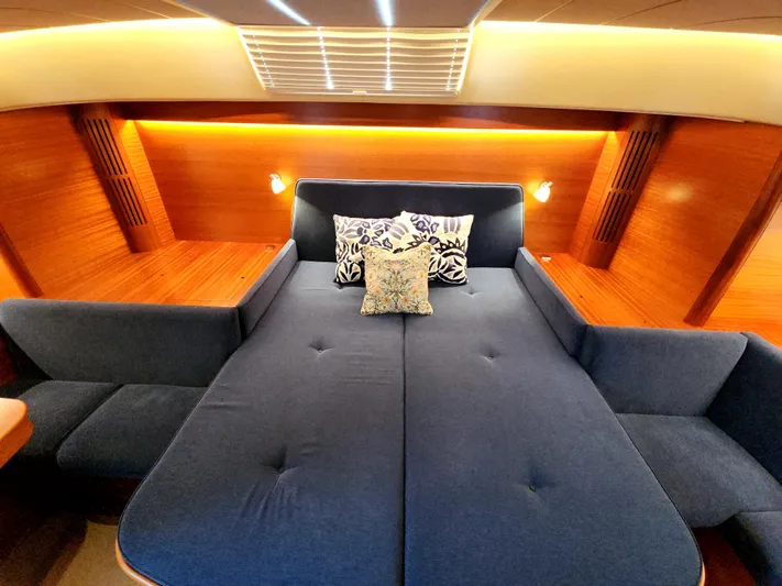 Pinnacle Yacht Photos Pics 