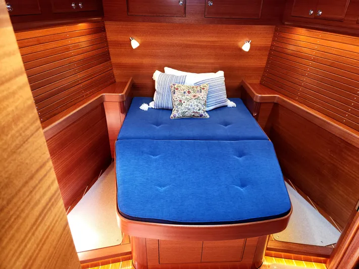 Pinnacle Yacht Photos Pics 