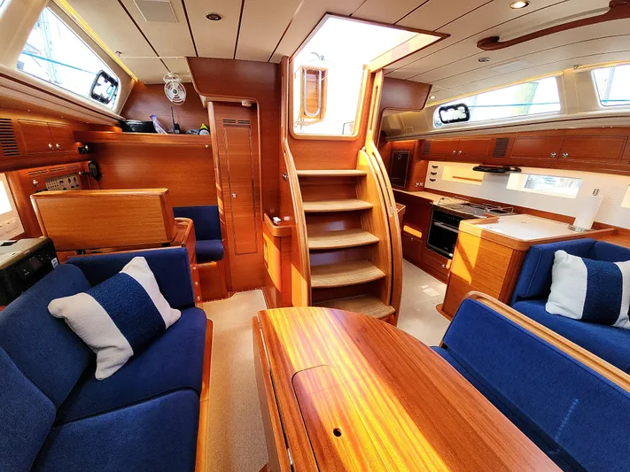 Pinnacle Yacht Photos Pics 
