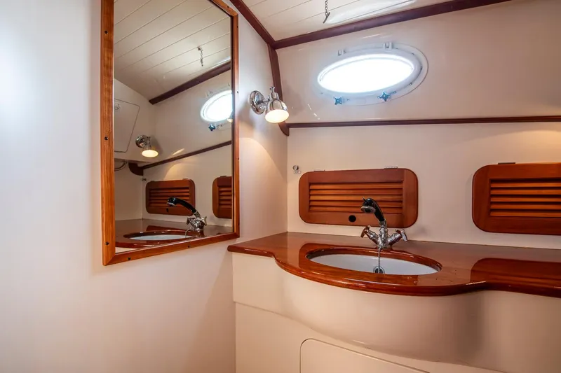 Promise Yacht Photos Pics 